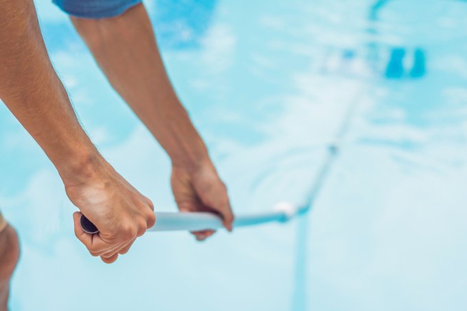 Guide d'entretien pour votre piscine en béton armé : Conseils et Astuces